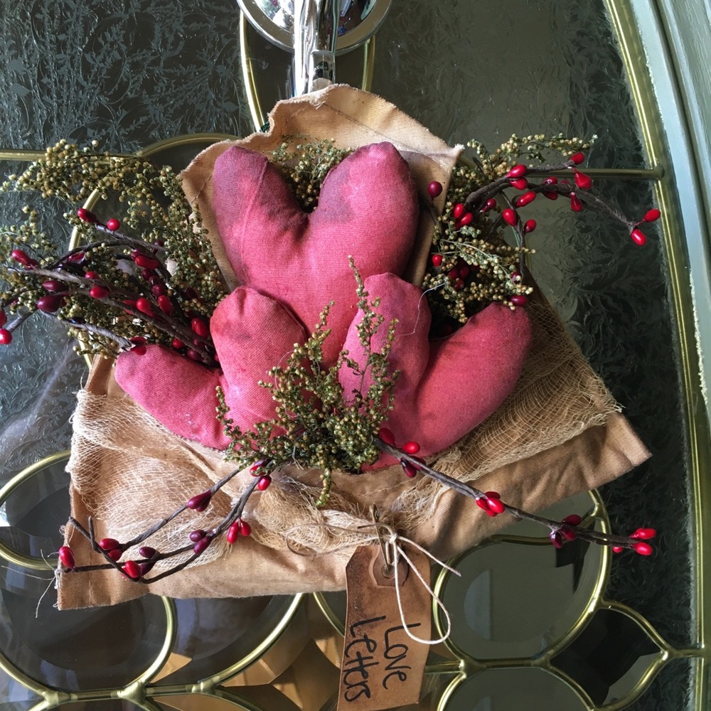 Handmade Valentine’s Day Vintage Primitive Door Hearts decoration